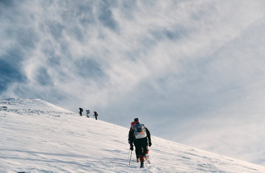 Photo Mountain climbing